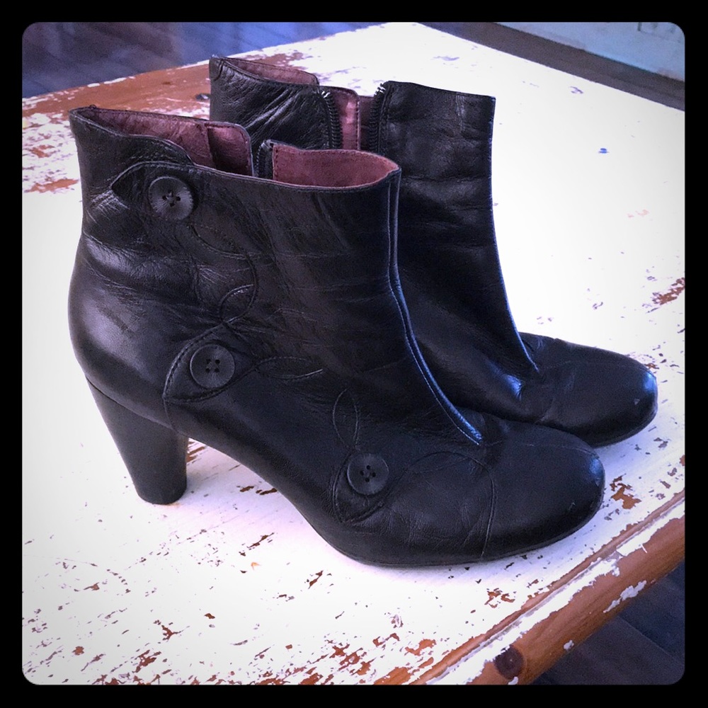 Indigo by Clark’s booties